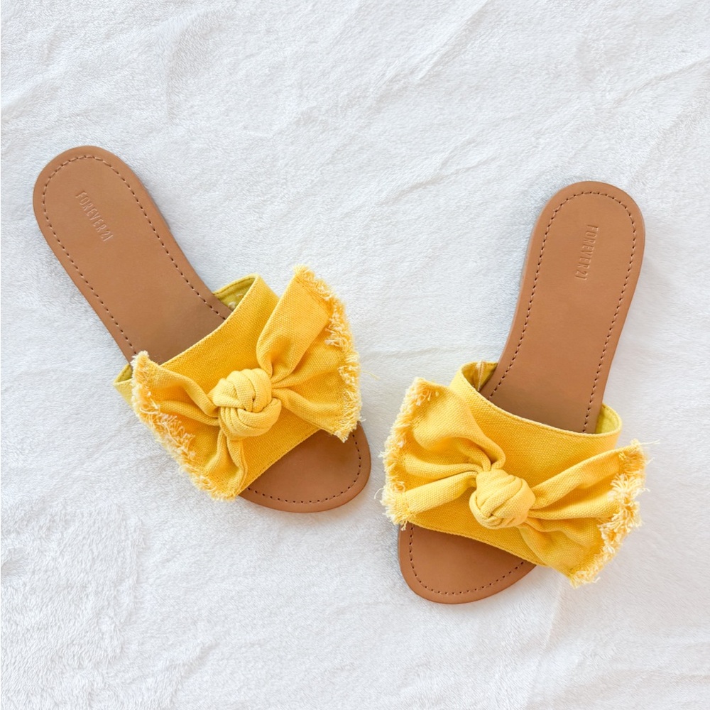 Yellow knotted bow sandals